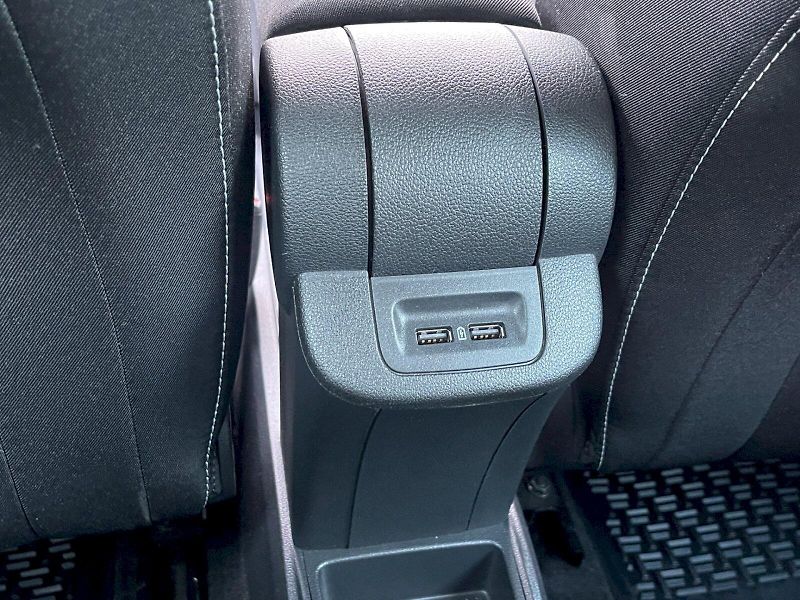 Škoda Fabia (2022) 1.0 TSI 70kW Ambition Plus - fotka 27 z 34