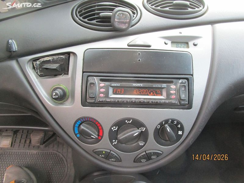 Ford Focus 1,8TDDI-66KW-NOVÝ OLEJ+BATERIE - fotka 15 z 17
