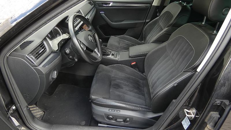 Škoda Superb 1.4 TSI iV Style DSG - fotka 19 z 27