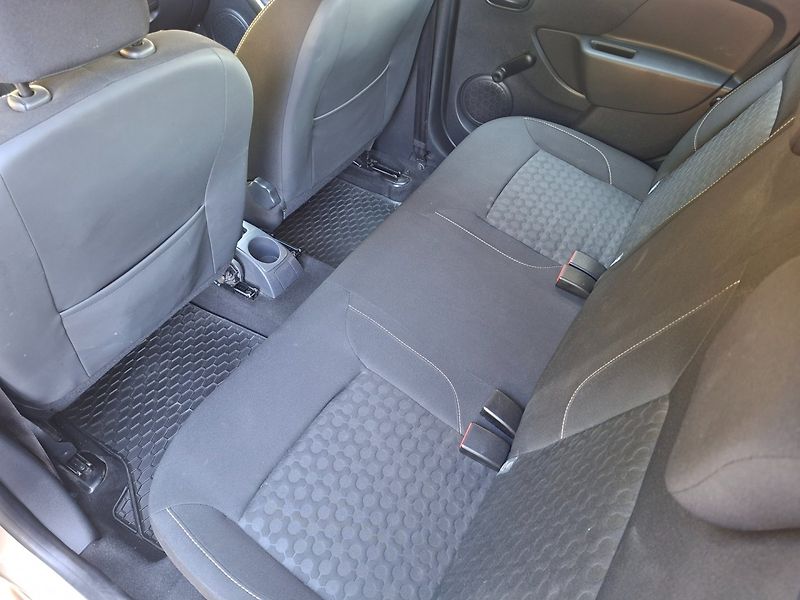 Dacia Sandero (2014) 1.2i 55kW -KLIMA-NOVÉ V ČR - fotka 28 z 36
