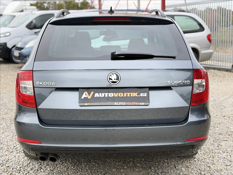 Škoda Superb 2,0 TDI PO ROZVODECH, NOVÁ STK - fotka 6 z 28