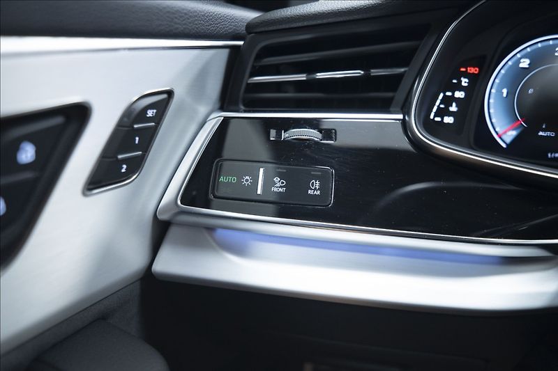 Audi Q7 3,0 TDI QUATTRO S-LINE ČR - fotka 28 z 45