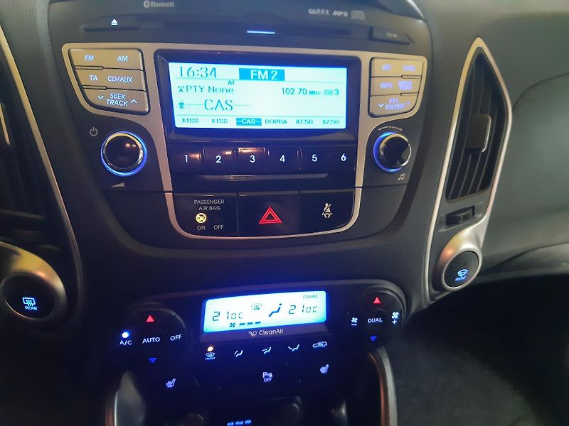 Hyundai ix35 1.6 i DIGIKLIMA 88000km        - fotka 10 z 25