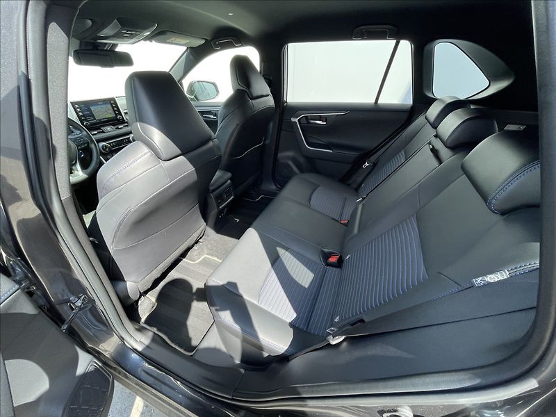 Toyota RAV4 2,5 Hybrid e-CVT Selection NAV - fotka 16 z 23