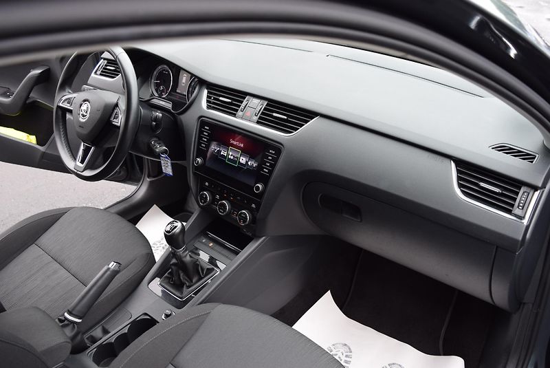 Škoda Octavia (2019) 1.5TSI 110kw STYLE TAŽNÉ SMART - fotka 37 z 45