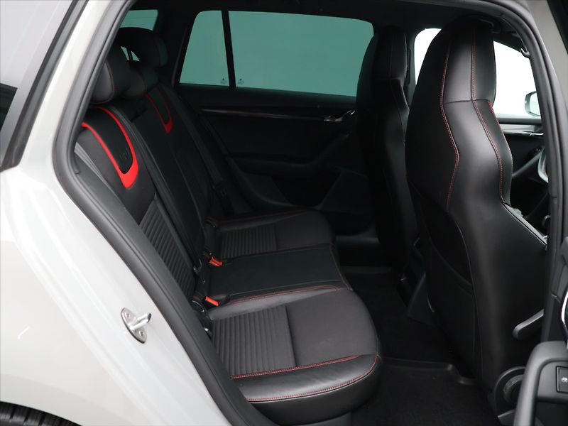 Škoda Octavia RS 2.0 TSI 162kW CZ Aut.klima - fotka 14 z 32