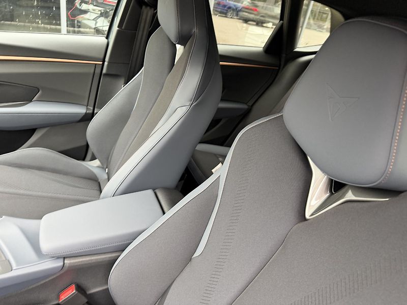 Cupra Terramar (2026) 2.0TSI 150kW 4WD R20 ZÁRUKA 5! - fotka 38 z 44