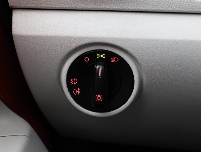 Volkswagen up! (2015) 1.0 MPI, Serv.kniha, Tempomat - fotka 10 z 12