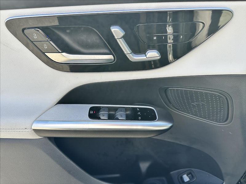 Mercedes-Benz GLC 220d 4MATIC kupé AMG linie - fotka 11 z 12