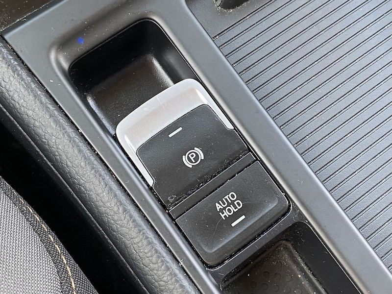Volkswagen Golf 2.0TDi, DSG, Allstar, 2x kola - fotka 20 z 20