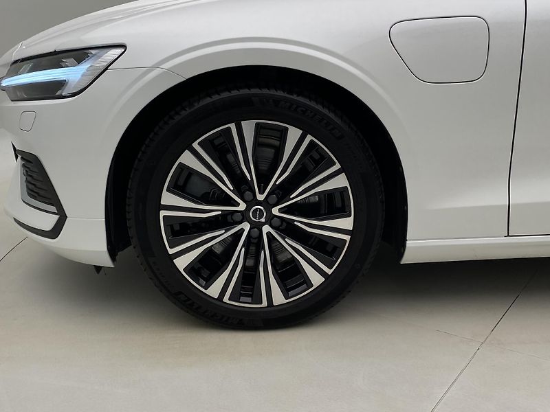 Volvo V60 T6 AWD RECHARGE REZERVACE - fotka 38 z 54