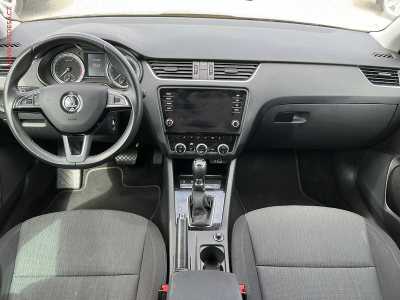 Škoda Octavia (2018) 2.0 TDi, DSG, LED, AC - fotka 8 z 24