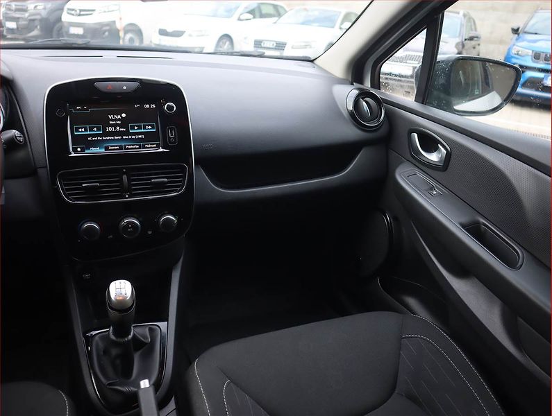Renault Clio (2019) Limited 0.9 TCe, Navi - fotka 8 z 19