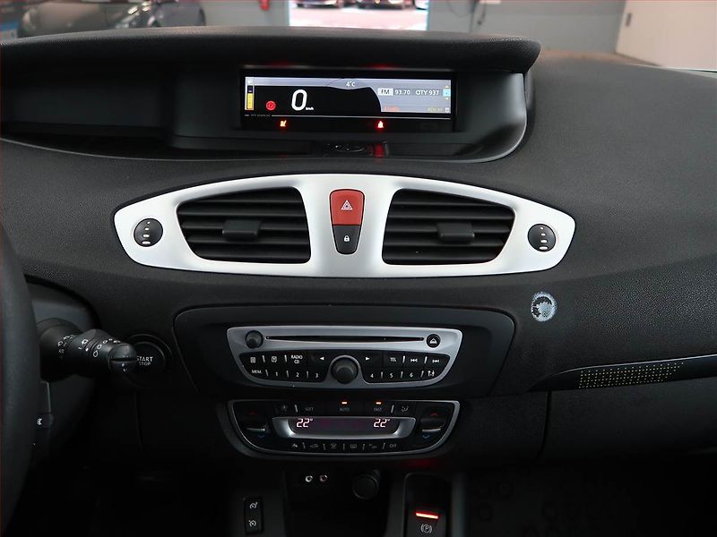 Renault Grand Scénic (2009) 1.9 dCi, 7 míst, Tažné - fotka 17 z 20