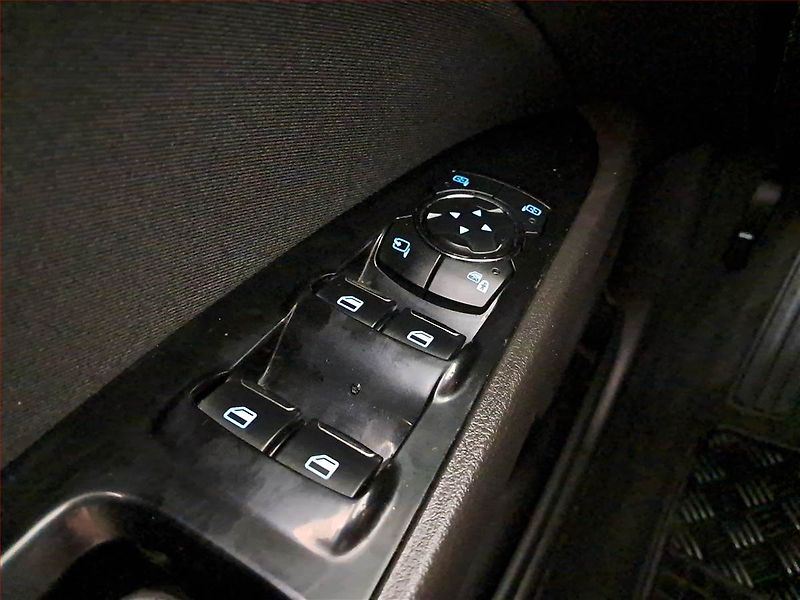Ford Mondeo (2015) 2.0 TDCI, Navi, Tempomat - fotka 16 z 18