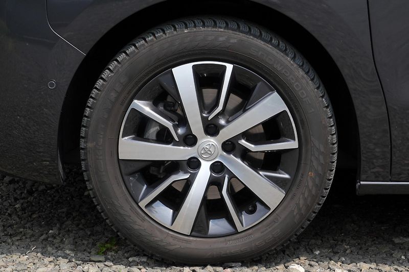 Toyota ProAce Verso 2.0d 130 kW, L2, VIP, Tažné - fotka 4 z 44