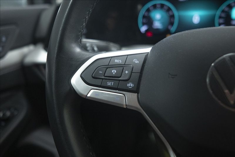 Volkswagen Golf 1,5 TSI KEYLESS KAMERA VÝHŘEV - fotka 25 z 42