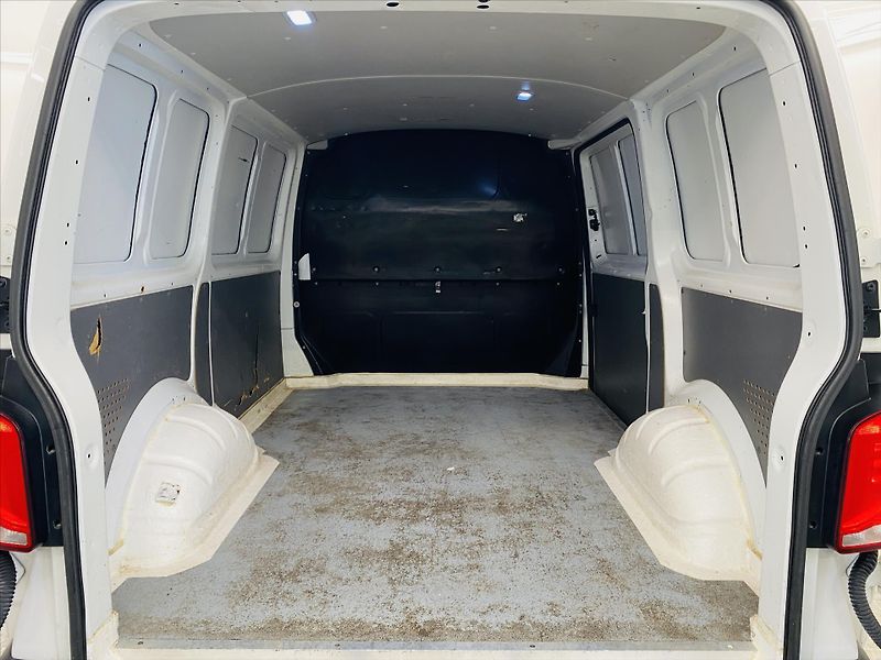 Volkswagen Transporter 2,0 TDI 81kW - fotka 18 z 21