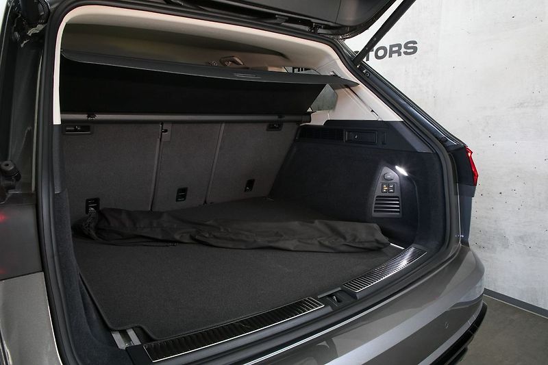 Volkswagen Touareg 3.0TDI 210kW RLine NT TZ ZÁRUK - fotka 44 z 48