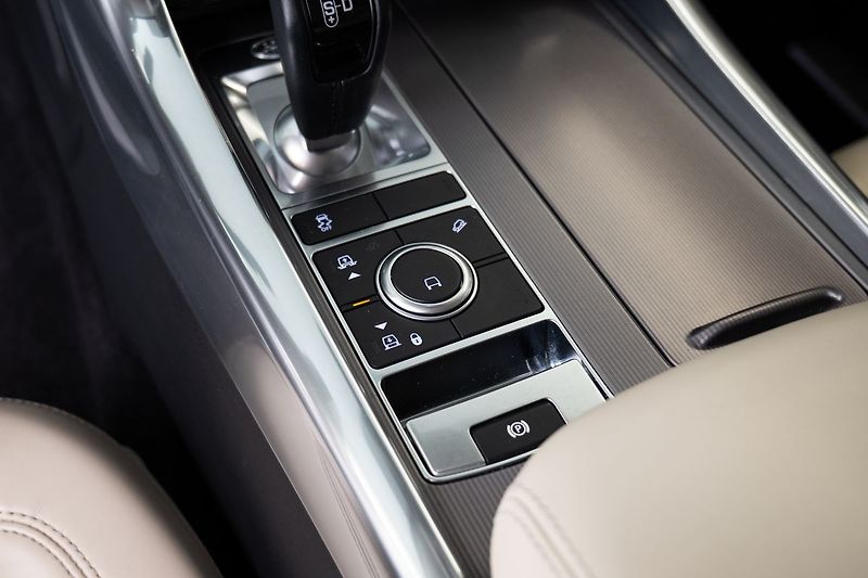 Land Rover Range Rover Sport D250 HSE Meridian - fotka 16 z 22