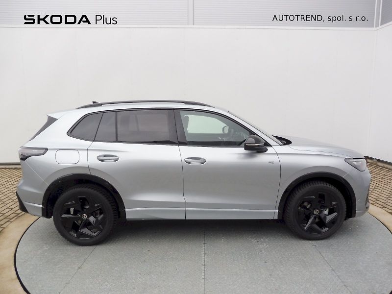 Volkswagen Tiguan (2026) R-Line 1,5 eTSI 110kW mHEV DSG - fotka 28 z 30