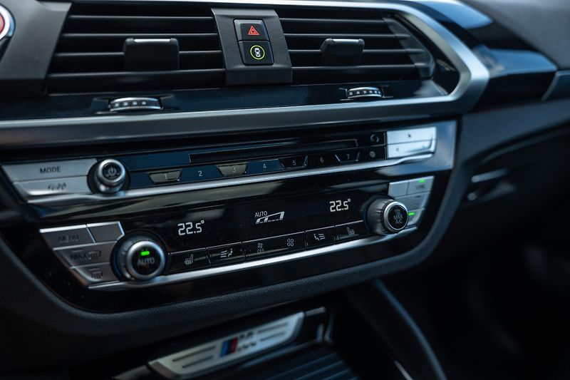 BMW X4 (2019) M40d PANO, LED, HD Hi-Fi - fotka 16 z 28