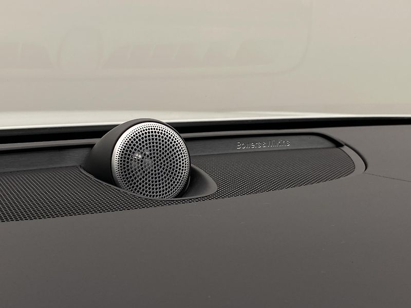 Volvo V90 CC B4 AWD MOMENTUM AUT - fotka 30 z 65