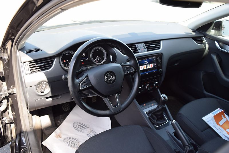 Škoda Octavia (2019) 1.5TSI 110kw AMBITION LED APP - fotka 24 z 49