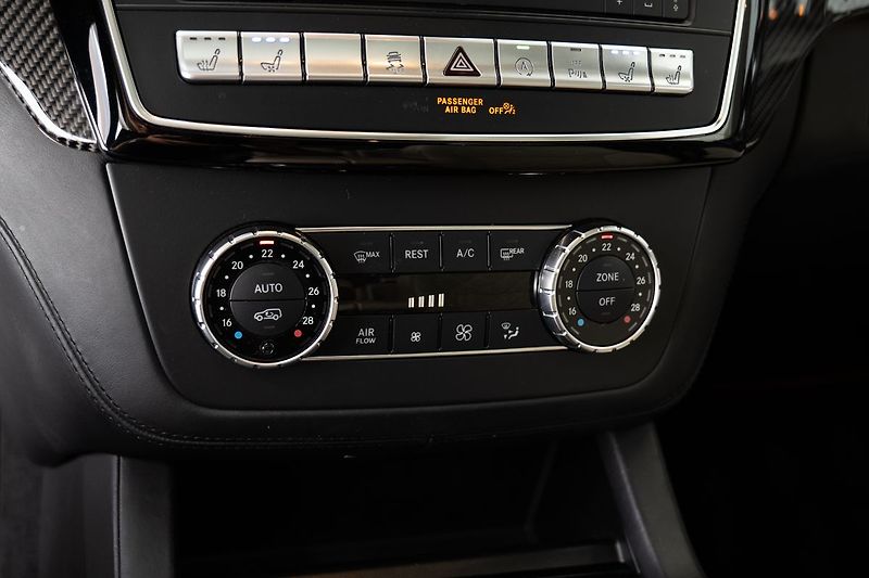 Mercedes-Benz GLE d 4MATIC AMG - fotka 17 z 25