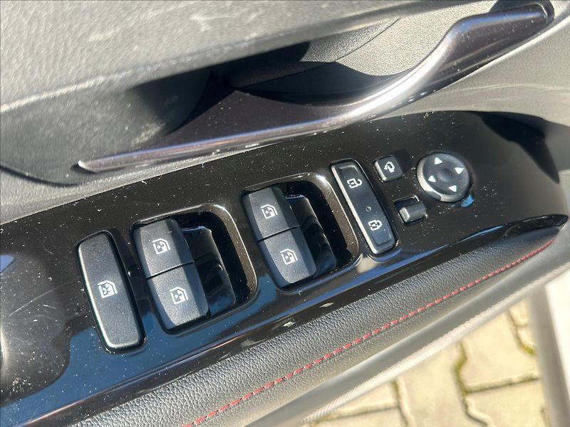 Hyundai Tucson 1,6 T-GDI HP 4WD DCT N LINE ST - fotka 16 z 34