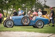 Poslední dubnovou sobotu bude na trávnících v areálu Galerie Golf Hostivař k vidění zhruba padesátka špičkových historických automobilů.