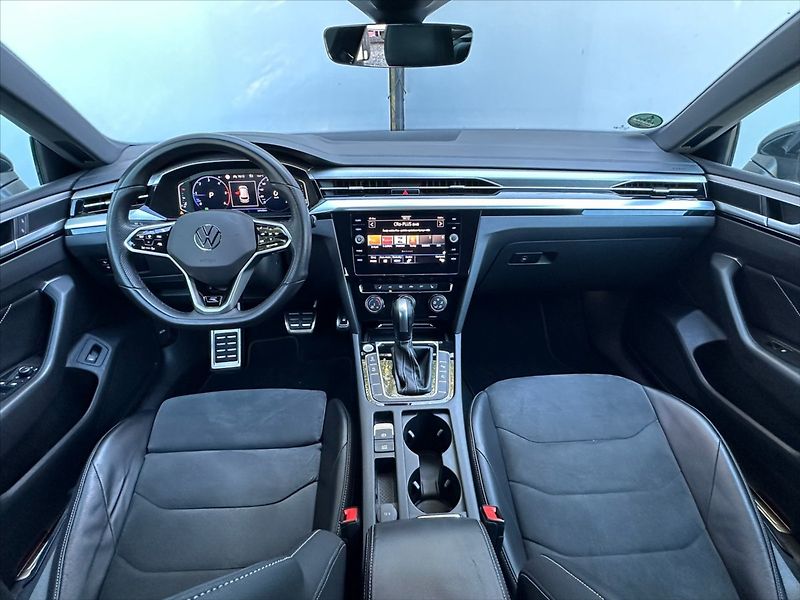 Volkswagen Arteon 2,0 TDI 110kW R-Line, ACC - fotka 17 z 41
