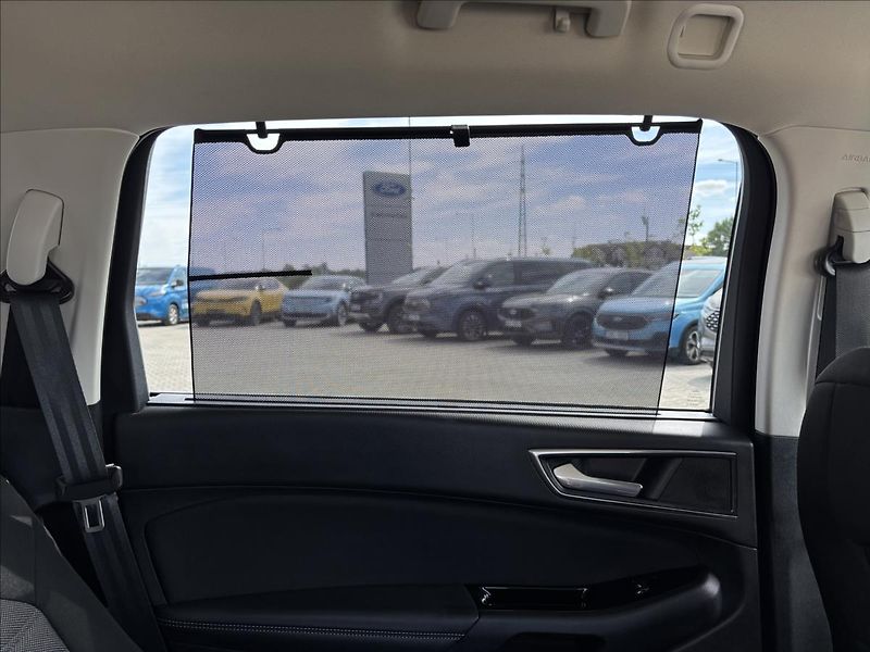 Ford S-MAX 2,5 HEV 140kW Titanium - fotka 22 z 47