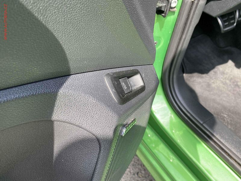 Škoda Kamiq (2020) 1.0 TSi, Style, DSG, LED - fotka 14 z 20