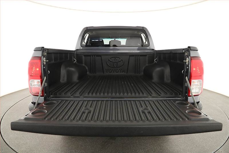 Toyota Hilux (2020) 2.4 D-4D - fotka 11 z 18