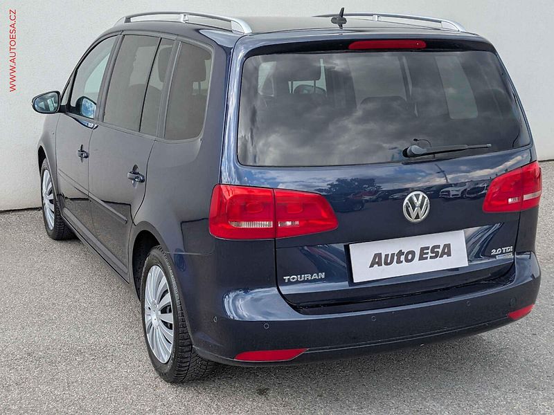 Volkswagen Touran (2013) 2.0TDi, 1.maj, Panorama, AC - fotka 6 z 16