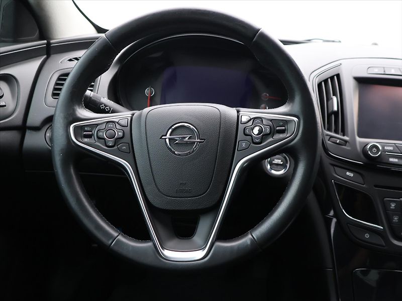 Opel Insignia 2,0 Turbo 184kW Cosmo SH - fotka 14 z 28