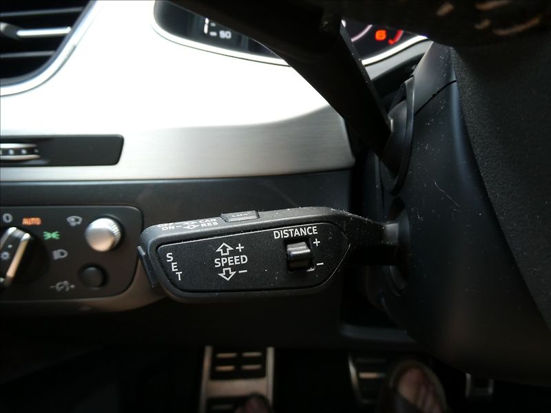 Audi Q7 3,0 TDiV6 200kW S-LINE,QUATTRO - fotka 38 z 48