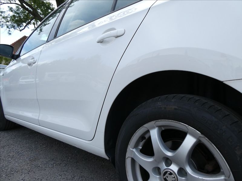 Škoda Rapid 1,2 TSI 77kW Style Spaceback - fotka 14 z 36