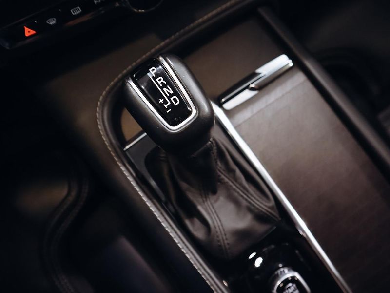 Volvo V90 D5 Cross Country 173 kW - fotka 12 z 26