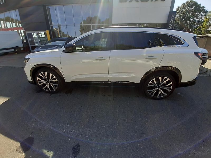 Renault Espace (2026) Iconic full hybrid E-Tech 200k - fotka 6 z 16