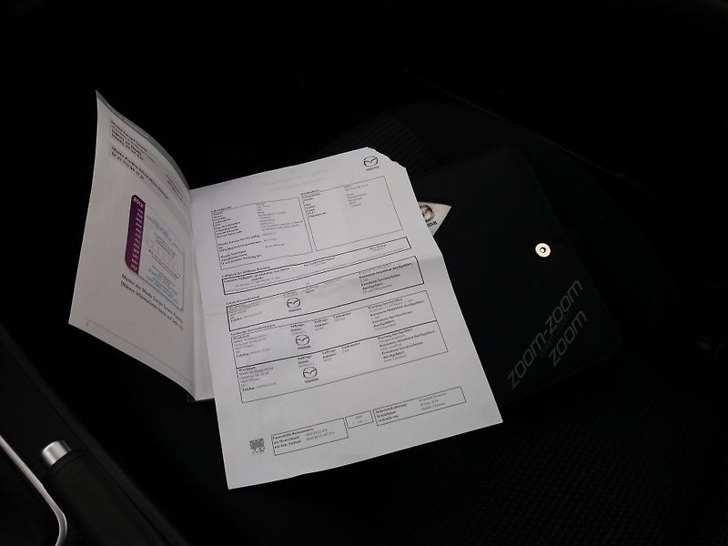 Mazda 3 1.6i,77kW,VÝHŘEV.SEDA+ČEL.SKLO - fotka 21 z 23