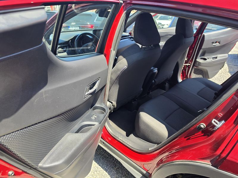 Toyota C-HR 1.2 T Navigace Park Senzor  - fotka 9 z 26