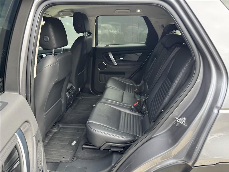 Land Rover Discovery Sport 1,5 P300e S AT AWD ČR DPH - fotka 13 z 31