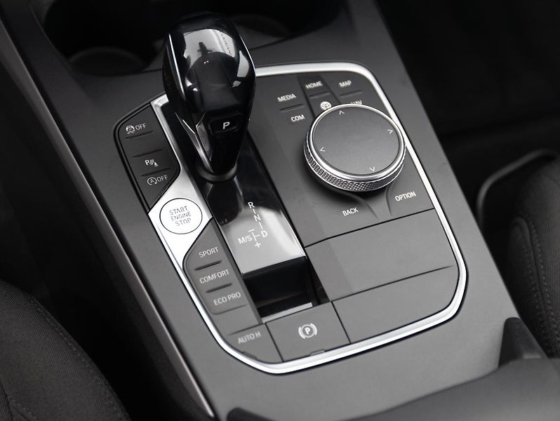 BMW Řada 1 118i - fotka 15 z 21