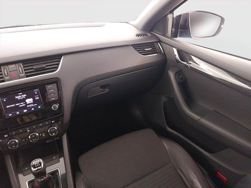 Škoda Octavia (2014) RS 2.0 TDI, Kůže, Bi-Xenony - fotka 8 z 20