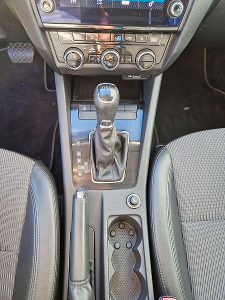 Škoda Octavia Style 1,6 TDI DSG 85kw - fotka 19 z 29