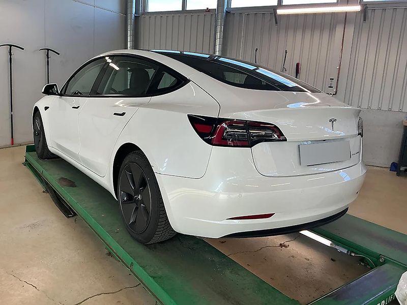 Tesla Model 3 (2021) Long Range AWD 82 kWh - fotka 3 z 6