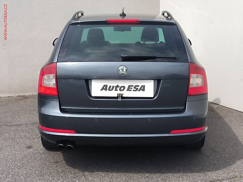Škoda Octavia (2010) 2.0 TDi, Xenon, navi - fotka 5 z 20