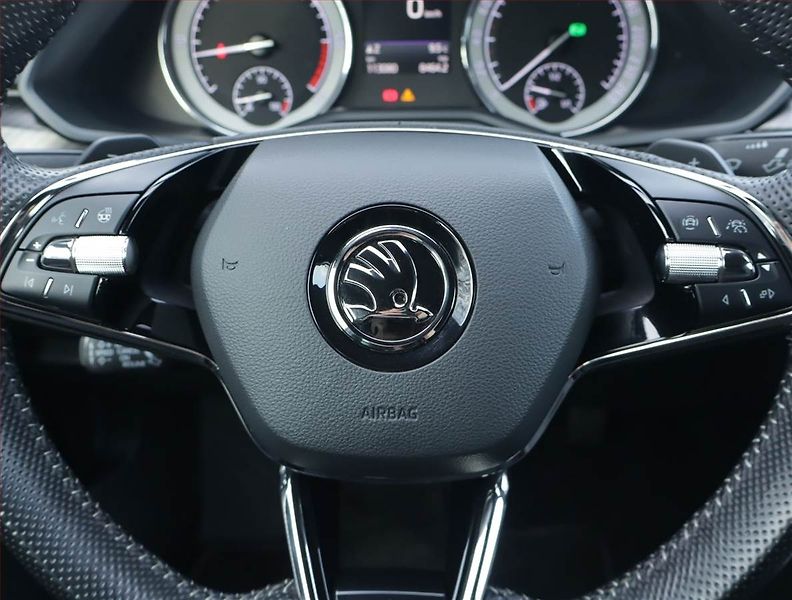 Škoda Superb (2021) Sportline 2.0 TDI - fotka 17 z 29